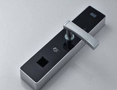 建华24小时上门开锁公司