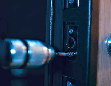 建华24小时上门开锁公司